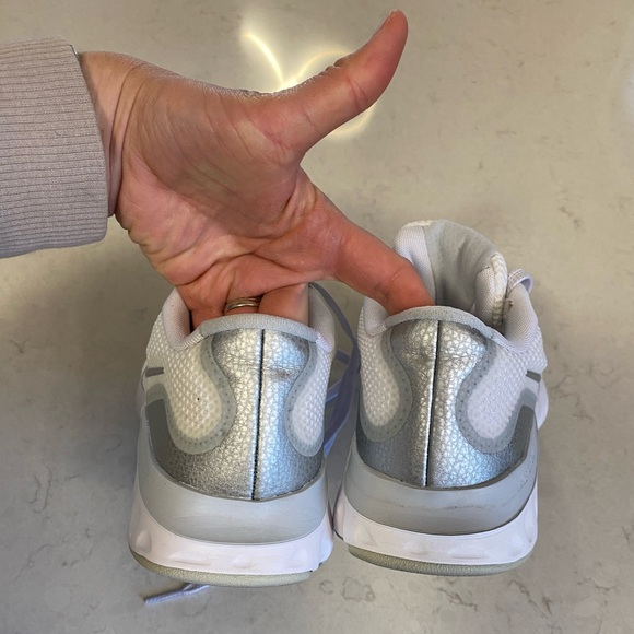 Nike Renew Running Shoes - Picture 3 of 8